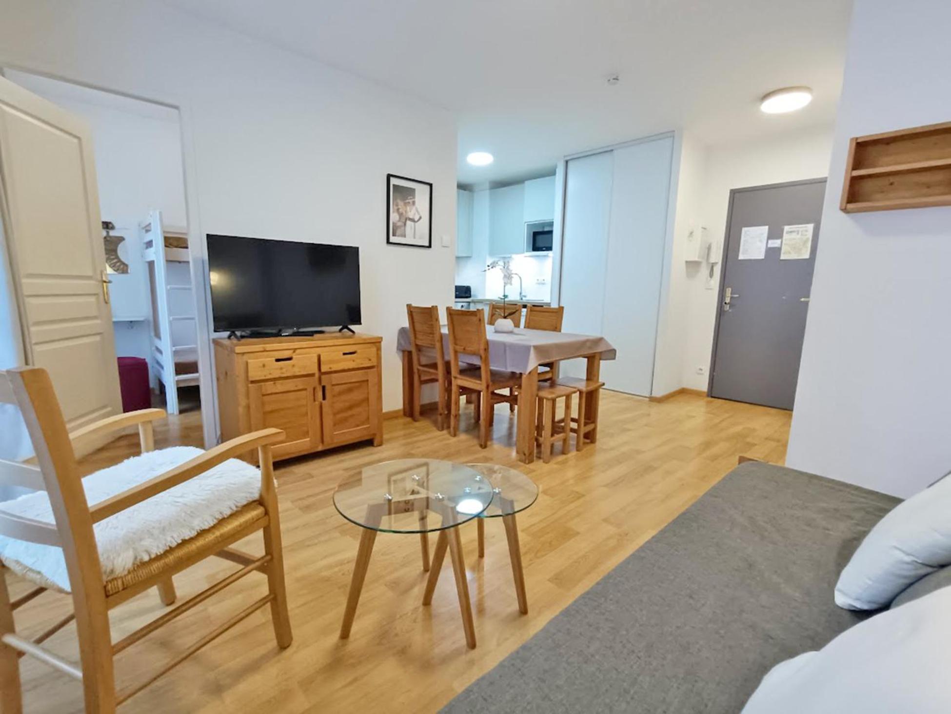 L'Eterlou, T3, Centre Luchon, Wifi, Casier A Skis, Ascenseur, 6 Personnes Bagnères-de-Luchon Eksteriør billede
