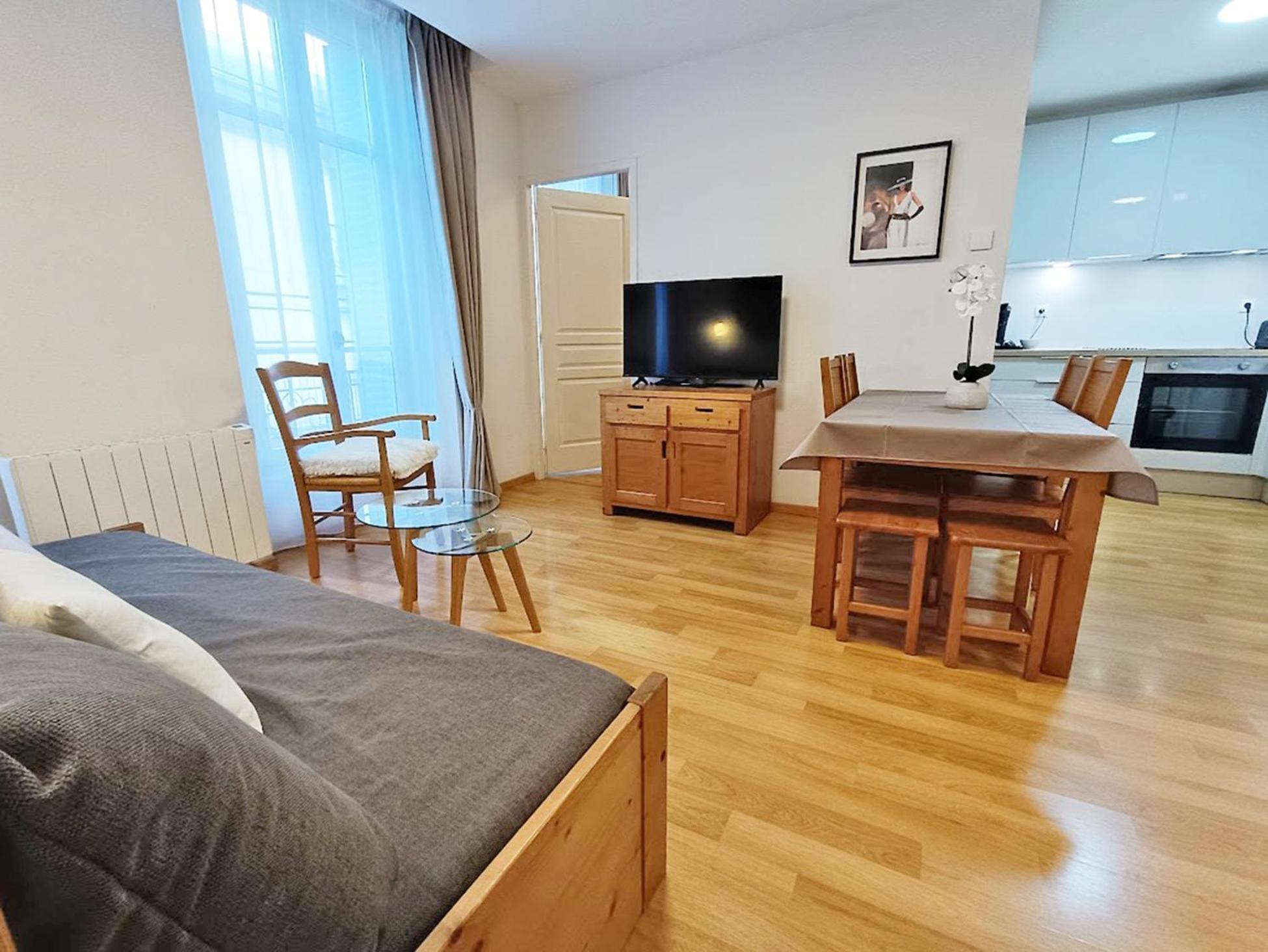 L'Eterlou, T3, Centre Luchon, Wifi, Casier A Skis, Ascenseur, 6 Personnes Bagnères-de-Luchon Eksteriør billede