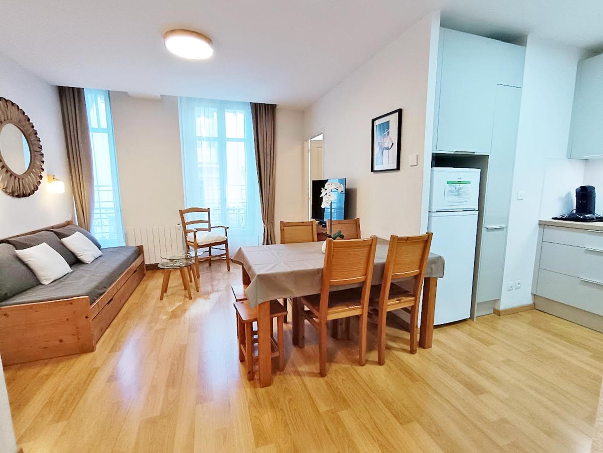 L'Eterlou, T3, Centre Luchon, Wifi, Casier A Skis, Ascenseur, 6 Personnes Bagnères-de-Luchon Eksteriør billede